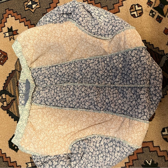 BLANKNYC Quilted Floral Jacket in Summer Romance
Brand new with tags - no flaws - Picture 5 of 5